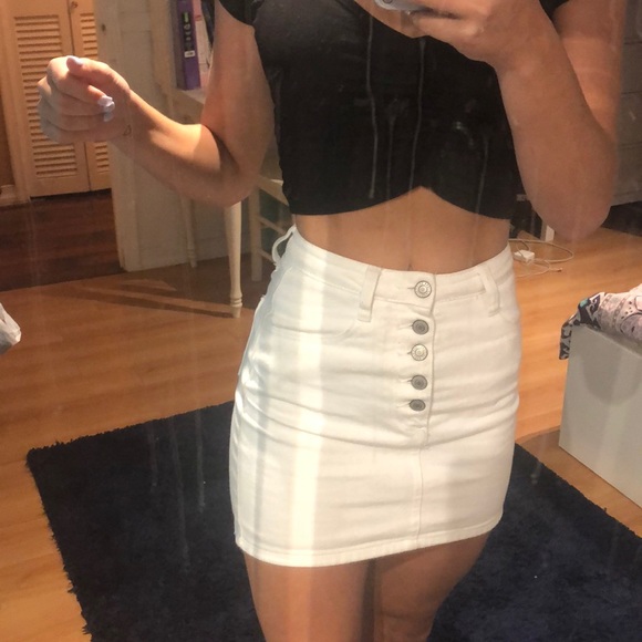 this is the white skirt - Picture 1 of 2